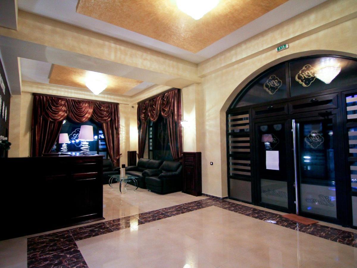 Laura Holiday Hotell Brăila Exteriör bild