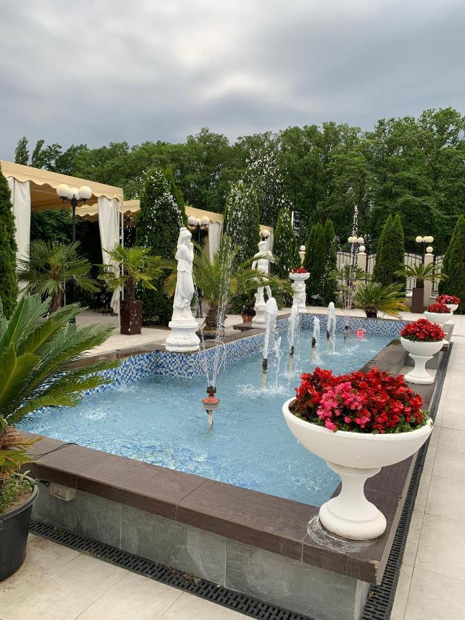 Laura Holiday Hotell Brăila Exteriör bild